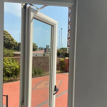 Inn By The Sea, Portsmouth, Parking Ev 22Kw Available Exterior photo