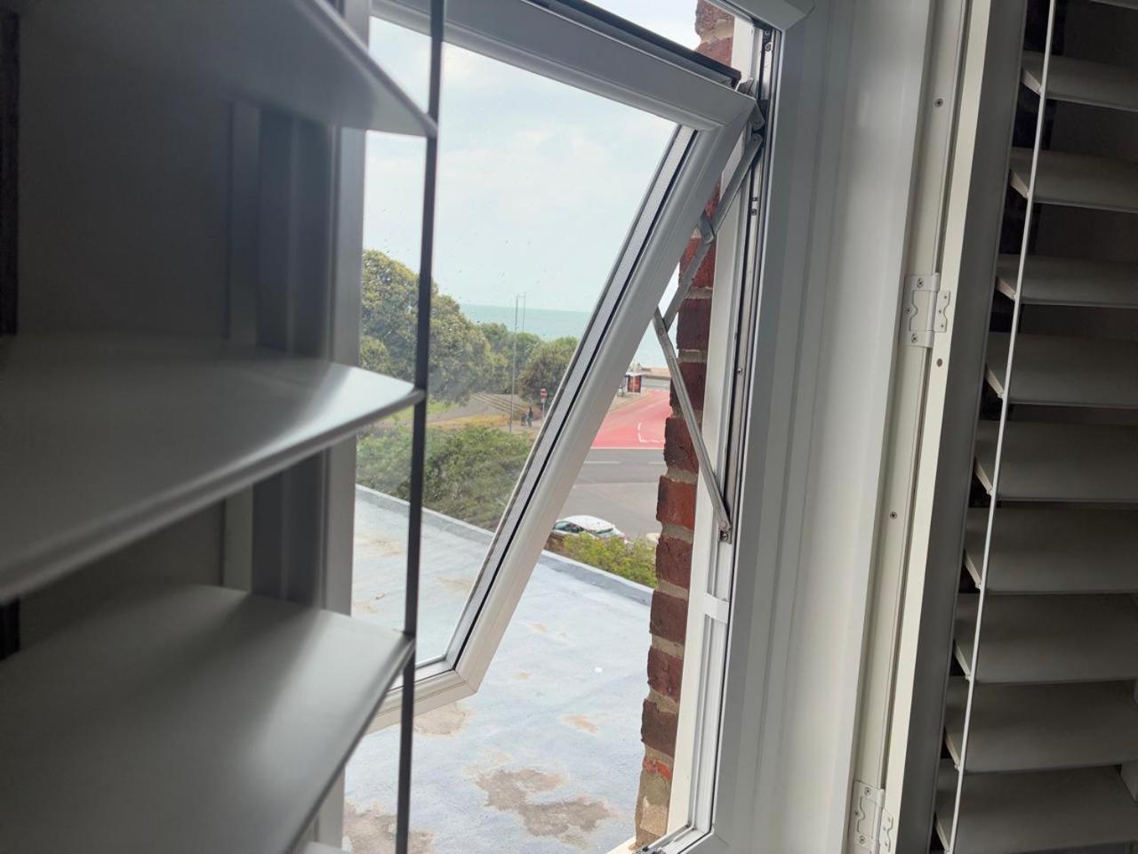 Aparthotel By The Sea, Portsmouth, Parking Ev 22kw Available