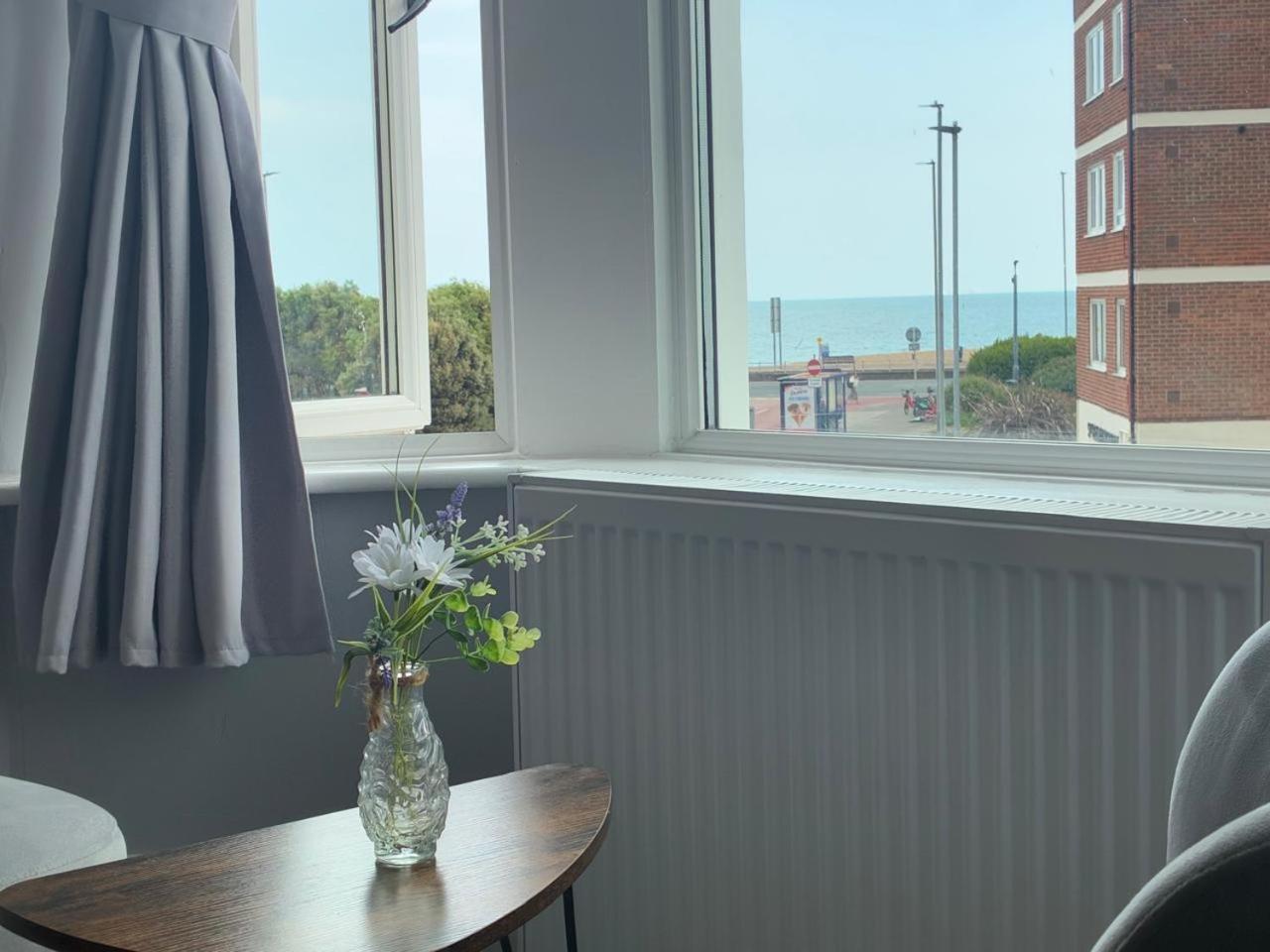 By The Sea, Portsmouth, Parking Ev 22kw Available Aparthotel Portsmouth